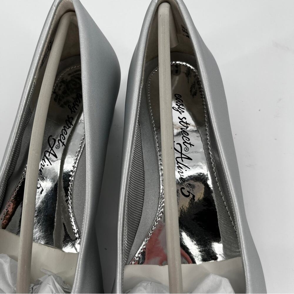 Easy Street Eloise Pump Silver Satin Rhinestone Bow - Size 6 - Picture 10 of 14